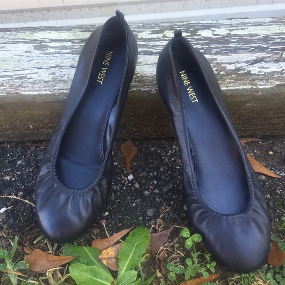 nine west carmen flats